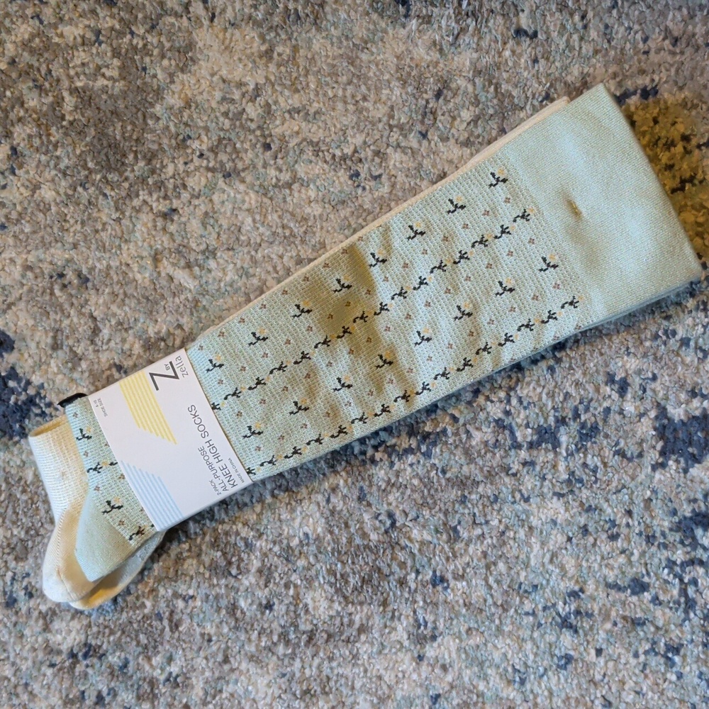 Zella Light Green Patterned Socks